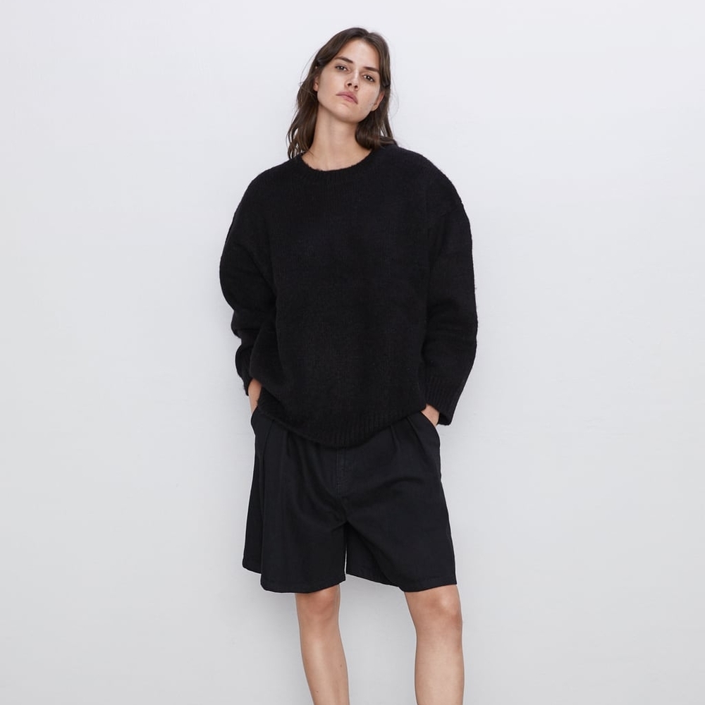 OVER SIZED SWEATER
